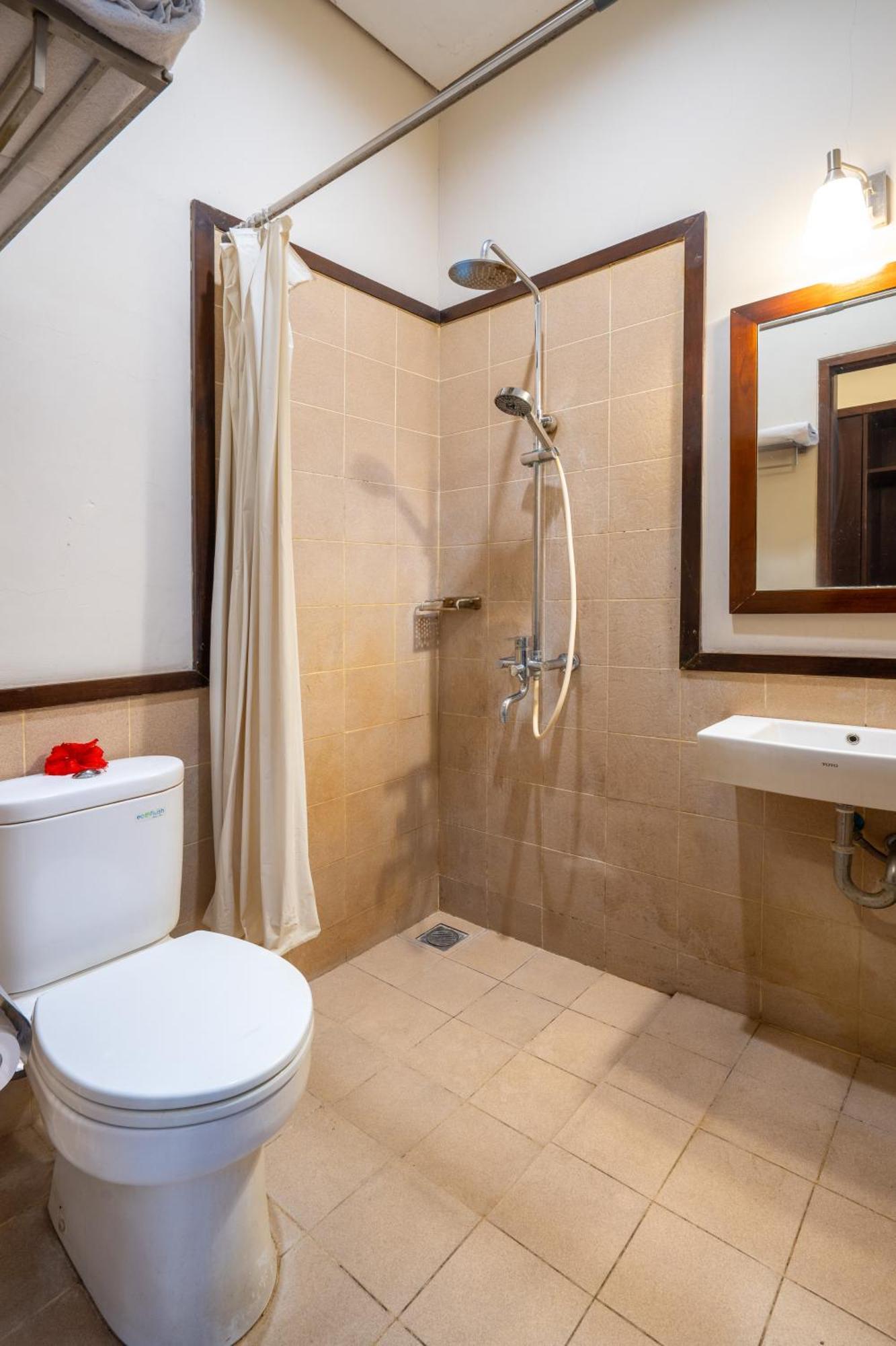 Samawa Transit Hotel Sumbawa Besar Exterior foto